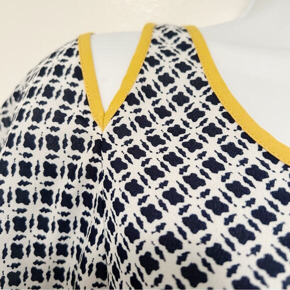 THML Stitch Fix Jaye Cutout Shoulder Top MP NWT - Picture 3 of 7